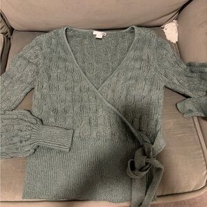 H&M Textured Knit wrap Sweater in Sage(like new condition)